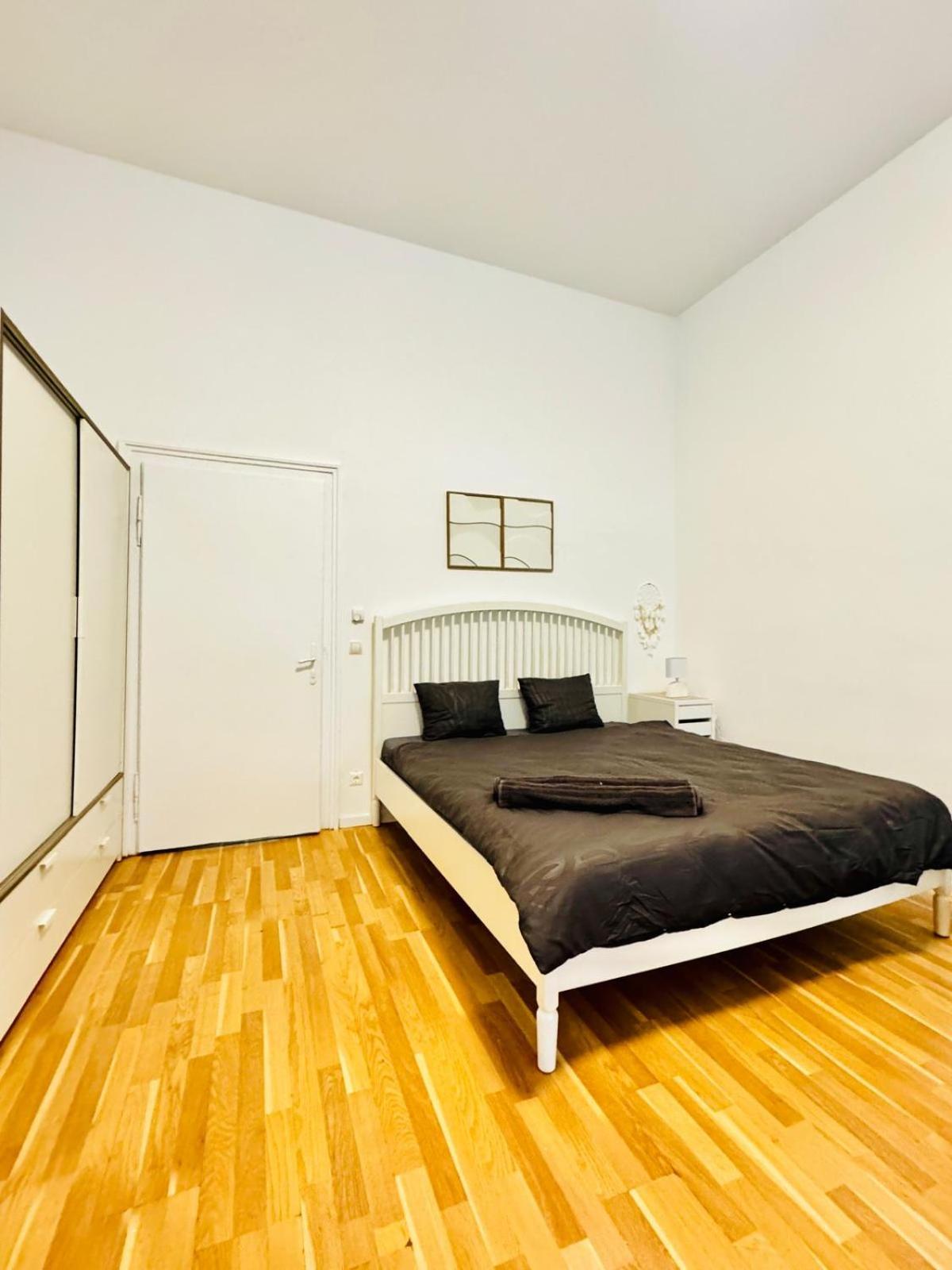Comfortable Apt, 15minutes To Rathausplatz