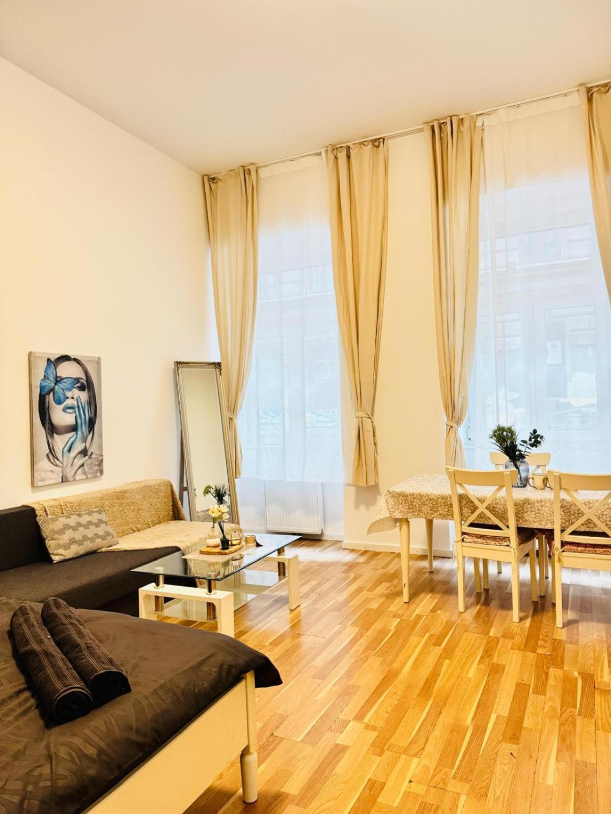 Comfortable Apt, 15minutes To Rathausplatz
