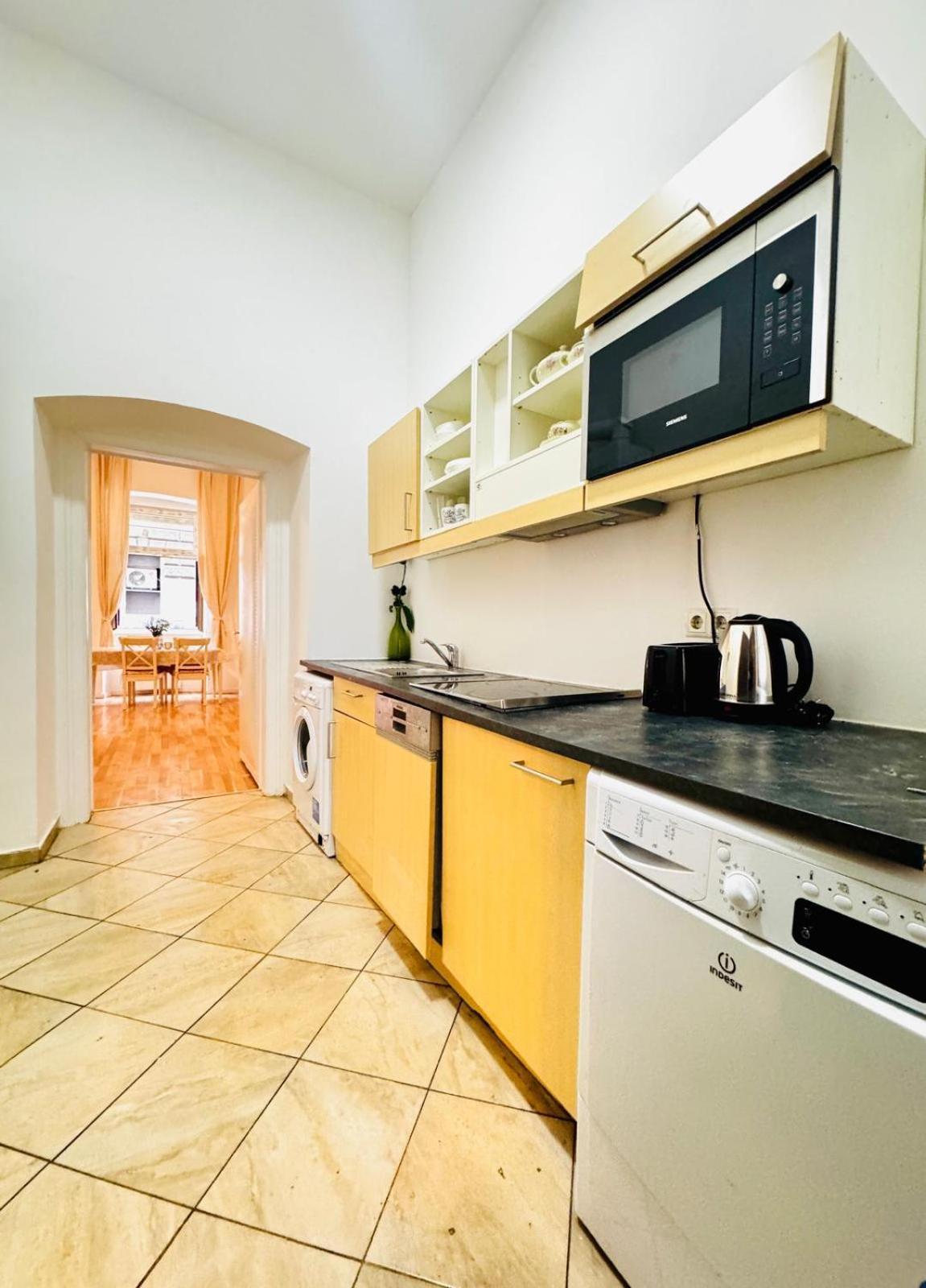 Apartment Comfortable Apt, 15minutes To Rathausplatz Wien