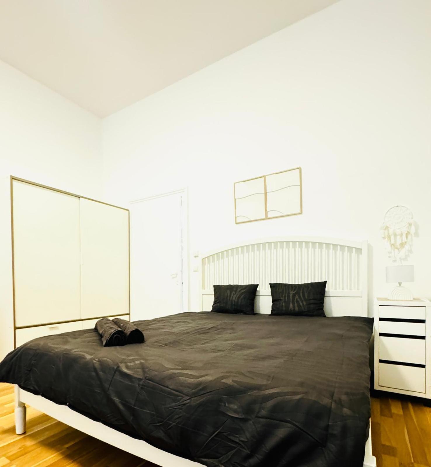 Comfortable Apt, 15minutes To Rathausplatz Apartment Wien