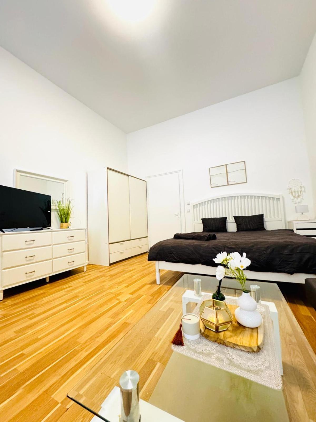 Apartment Comfortable Apt, 15minutes To Rathausplatz Wien