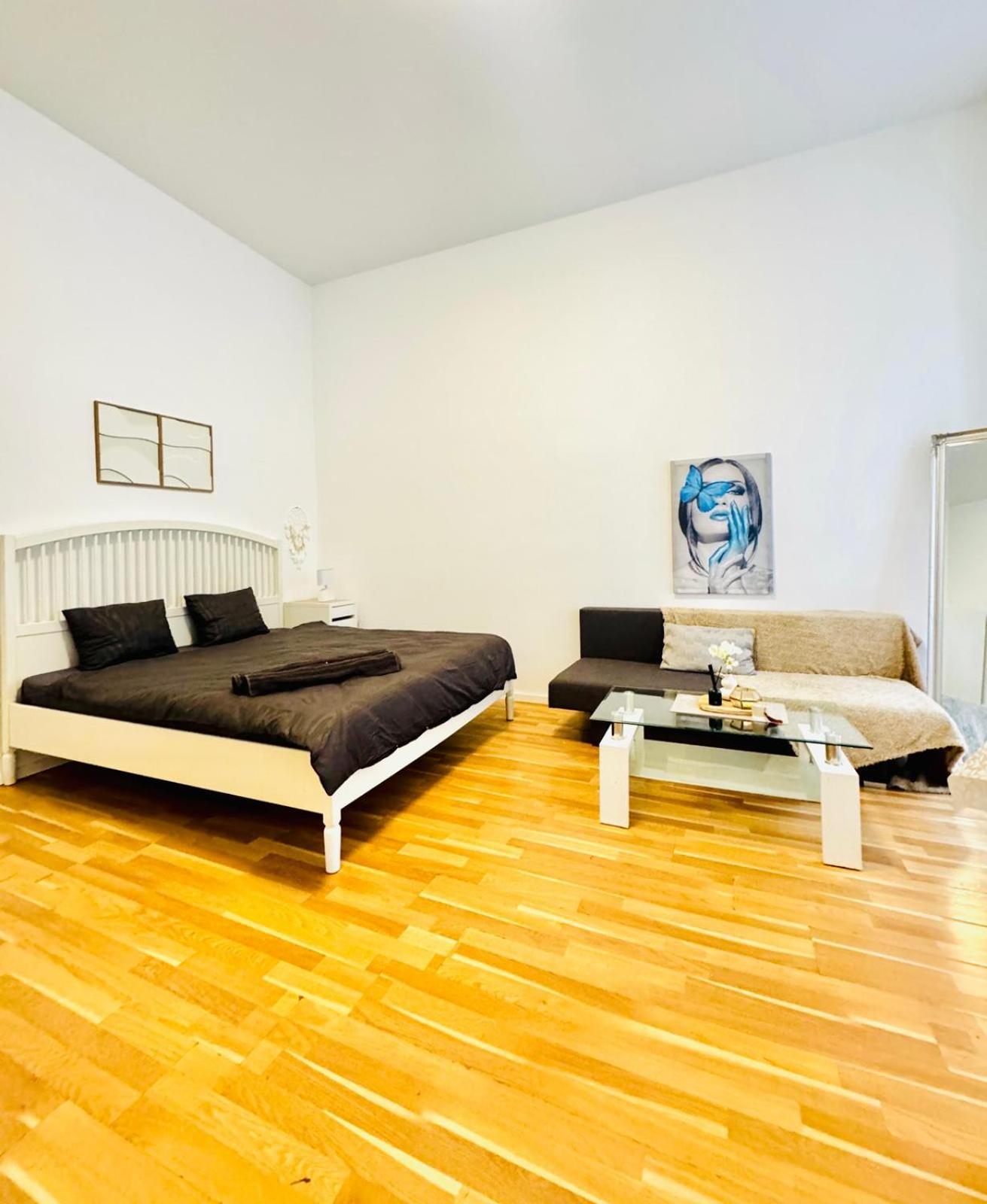 Apartment Comfortable Apt, 15minutes To Rathausplatz