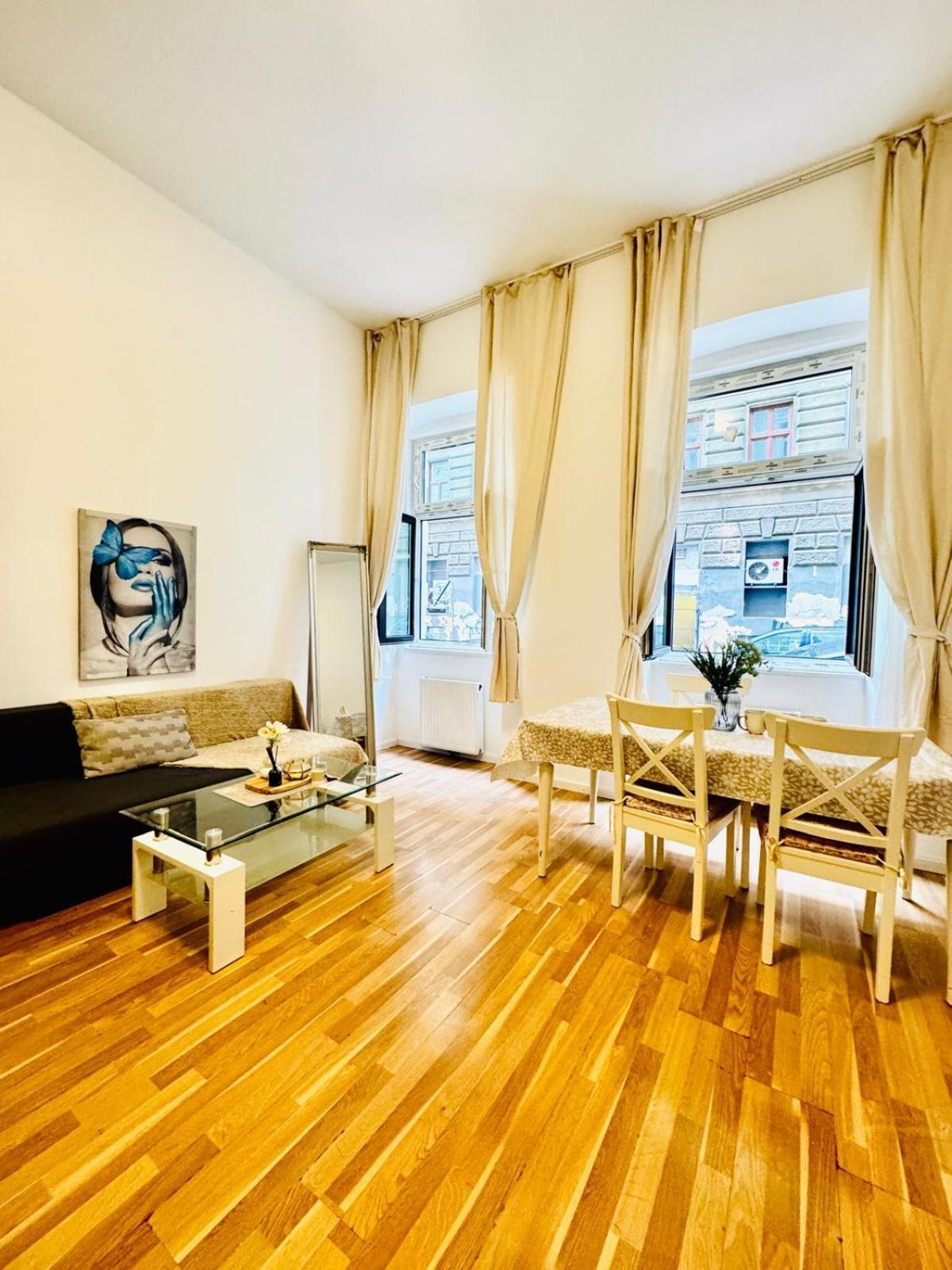 Apartment Comfortable Apt, 15minutes To Rathausplatz *